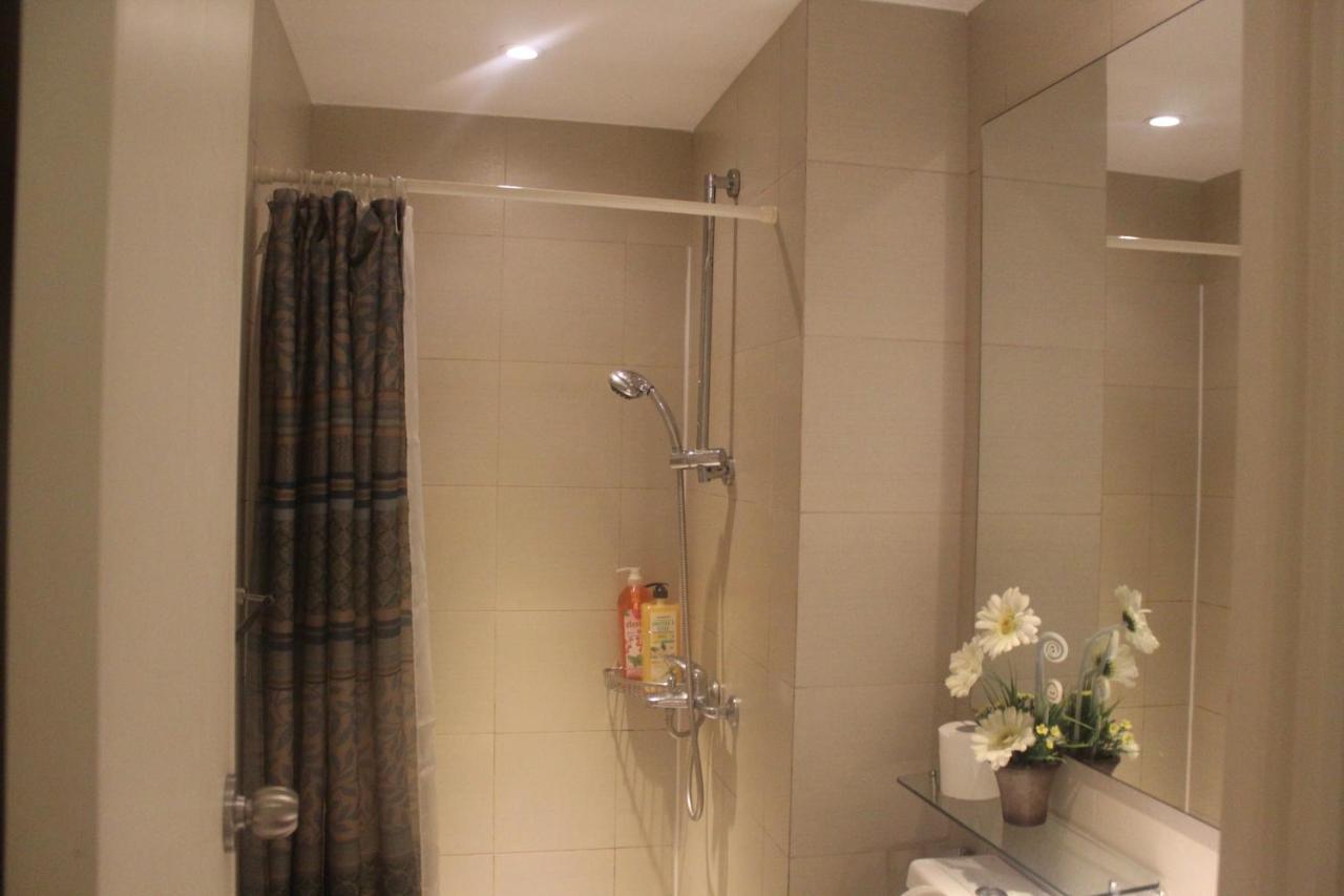 Azure Urban Resort A4 Near Airport Mall With Wavepool Paranaque City Exterior foto