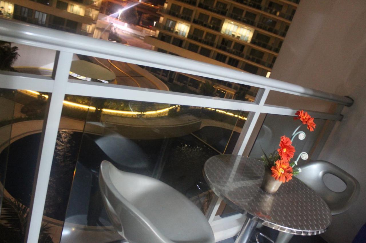 Azure Urban Resort A4 Near Airport Mall With Wavepool Paranaque City Exterior foto