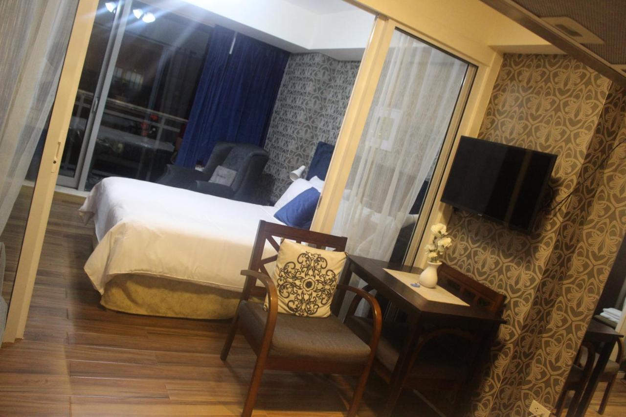 Azure Urban Resort A4 Near Airport Mall With Wavepool Paranaque City Exterior foto