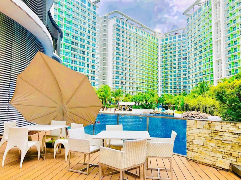 Azure Urban Resort A4 Near Airport Mall With Wavepool Paranaque City Exterior foto
