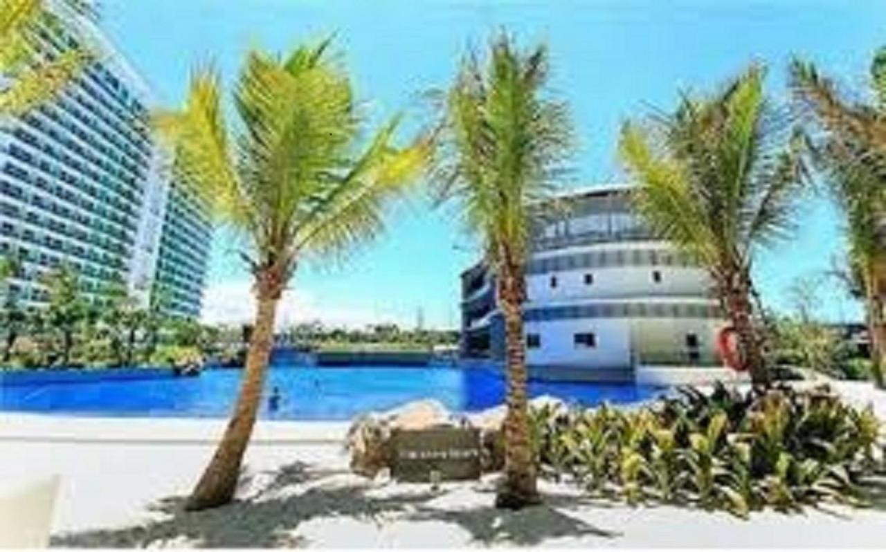Azure Urban Resort A4 Near Airport Mall With Wavepool Paranaque City Exterior foto