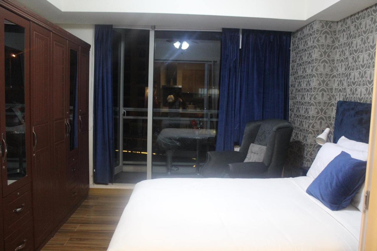 Azure Urban Resort A4 Near Airport Mall With Wavepool Paranaque City Exterior foto