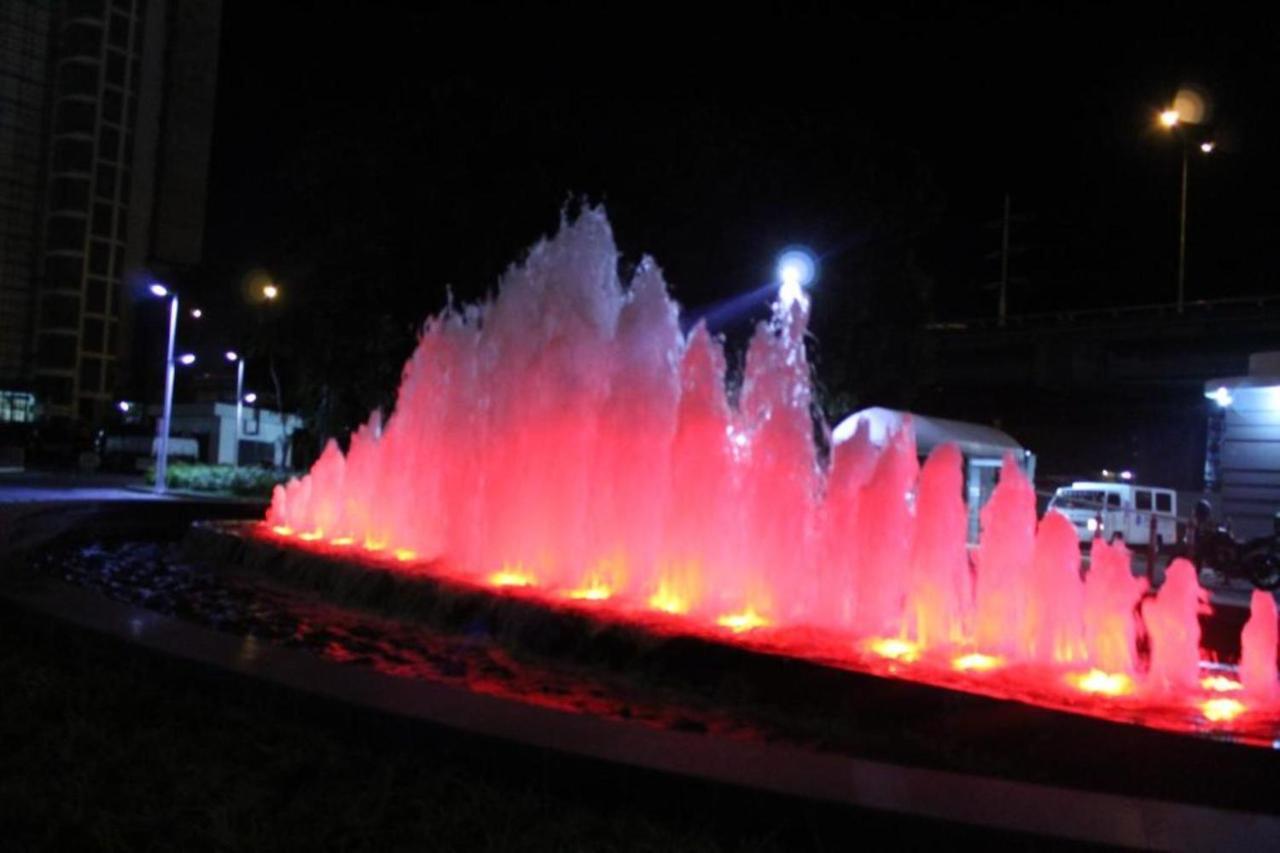 Azure Urban Resort A4 Near Airport Mall With Wavepool Paranaque City Exterior foto