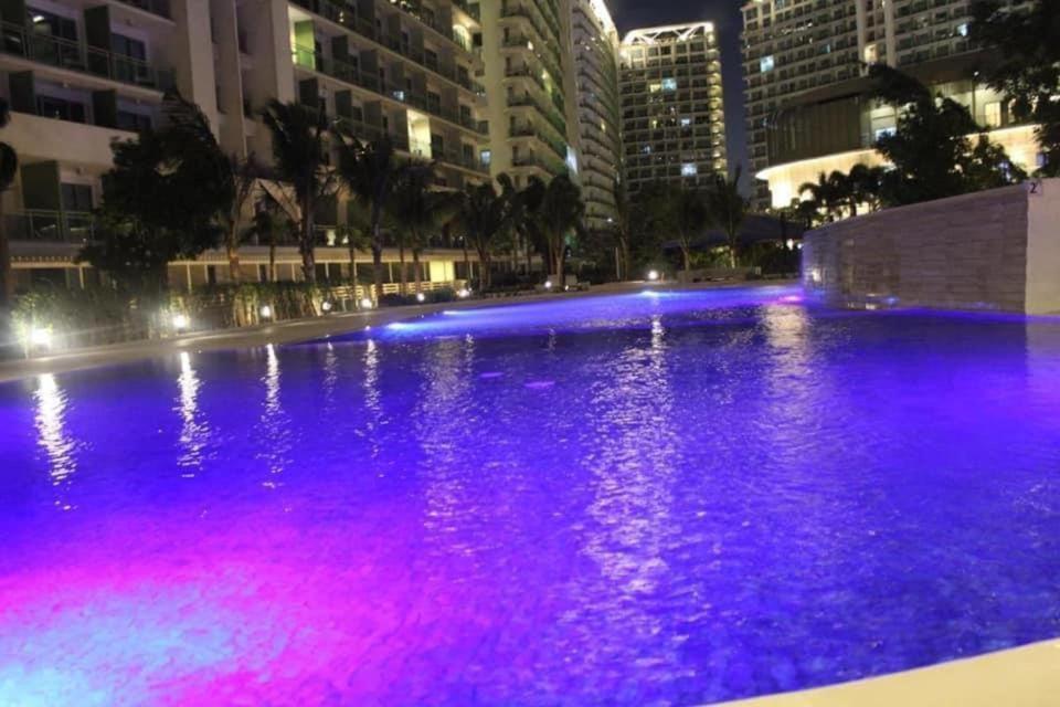 Azure Urban Resort A4 Near Airport Mall With Wavepool Paranaque City Exterior foto
