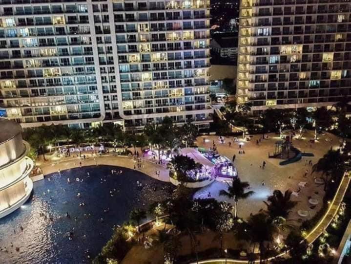 Azure Urban Resort A4 Near Airport Mall With Wavepool Paranaque City Exterior foto