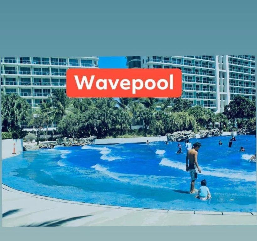 Azure Urban Resort A4 Near Airport Mall With Wavepool Paranaque City Exterior foto